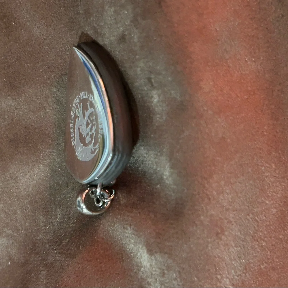 Diesel Brown and Gold Emblem Pendant - Picture 6 of 6